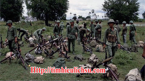 Quân đội Việt Nam trước trận Lão Sơn hay trận đánh cao điểm 1509 còn được gọi là trận Núi Đất với Trung Quốc trong chiến tranh Biên Giới Việt Trung vào tháng 7 năm 1984