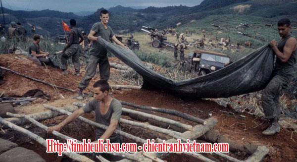 Thủy Quân Lục Chiến Mỹ xây hầm trú ẩn trong trận Khe Sanh năm 1968 trong chiến tranh Việt Nam - Us Marines were building bunkers in Battle of Khe Sanh 1968 in Vietnam war