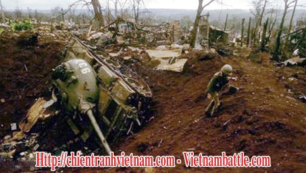 Sai lầm của xe tăng quân Giải Phóng ở trận An Lộc , Mùa Hè Đỏ Lửa năm 1972 - xe tăng T-54 bị trúng bom B-52 - PAVN T-54 tank was destroyed in US B-52 Arclight raid, An Loc, Easter Offensive 1972