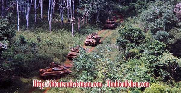 Xe tăng M-41 Bulldog trong chiến dịch Junction City năm 1967 trong chiến tranh Việt Nam - M-41 Bulldog tanks in operation Junction City in Vietnam war
