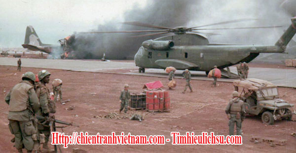 Vì sao Mỹ bỏ căn cứ Khe Sanh trong chiến tranh Việt Nam : trực thăng CH-53 trong trận đánh Khe Sanh - Why did Us Army retreat from Khe Sanh base in Vietnam war ?