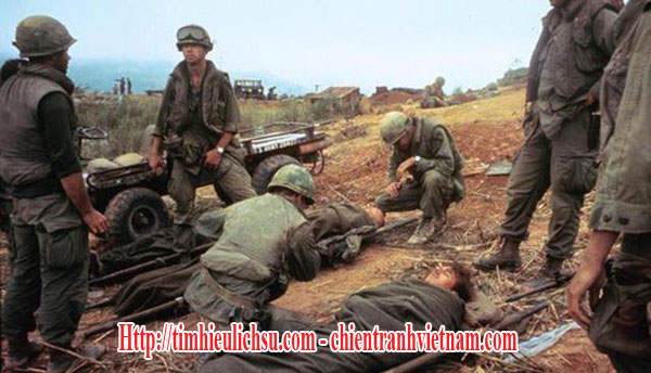 Thủy Quân Lục Chiến Mỹ bị thương trong trận Khe Sanh năm 1968 trong chiến tranh Việt Nam - Us Marines were wounded in Battle of Khe Sanh 1968 in Vietnam war